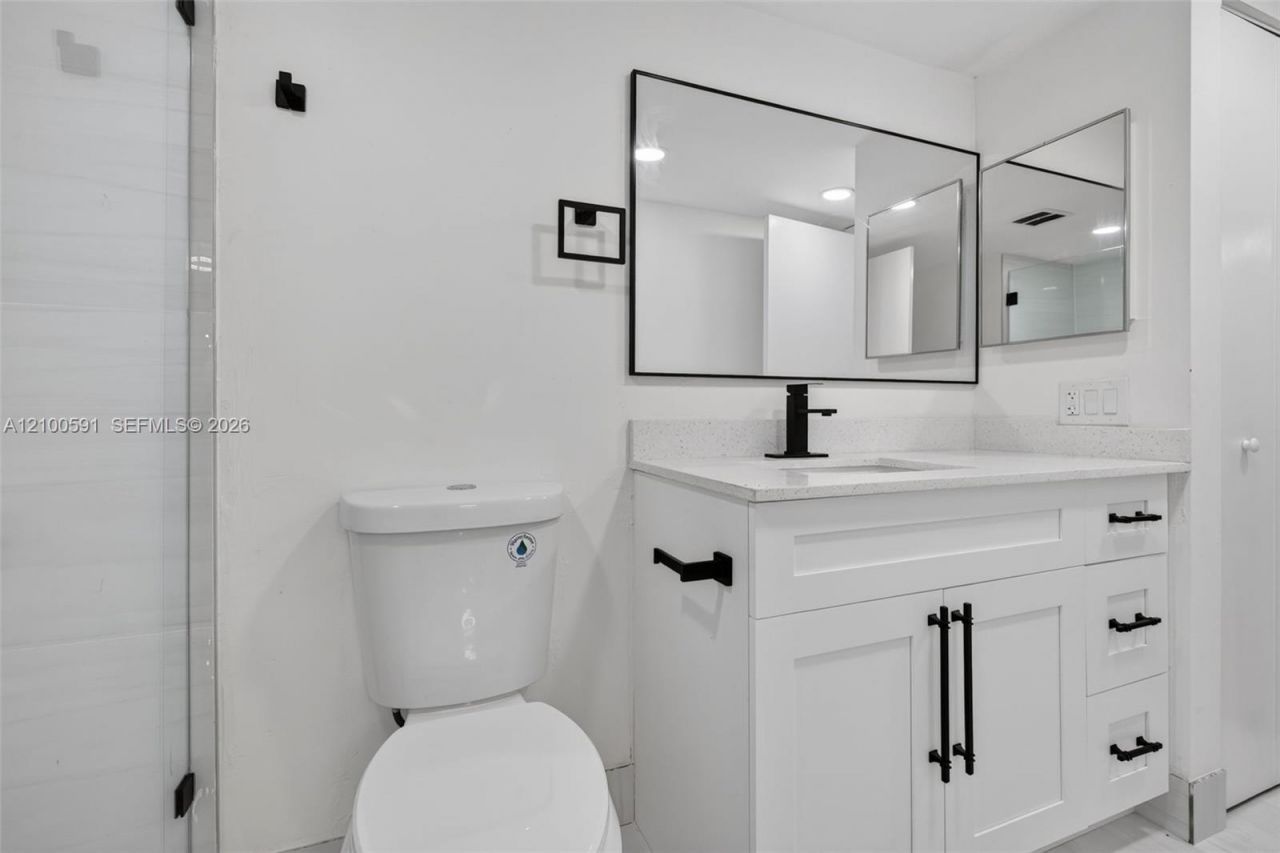 4172 Inverrary Dr , Unit 203, Lauderhill, FL 33319 Photo
