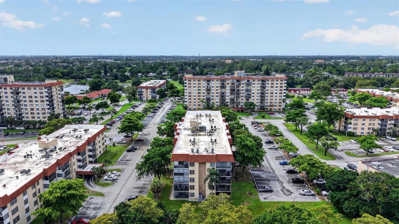 4172 Inverrary Dr , Unit 203, Lauderhill, FL 33319 Photo