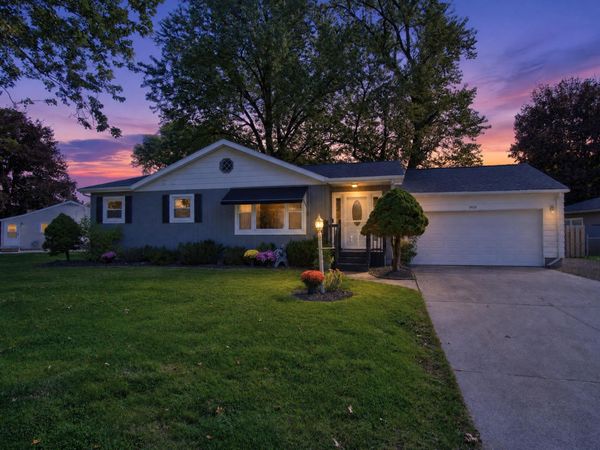 1525 Devonshire Road, Jackson, MI 49203