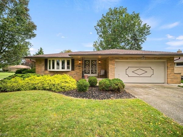 6161 Winchester Drive , Seven Hills, OH 44131