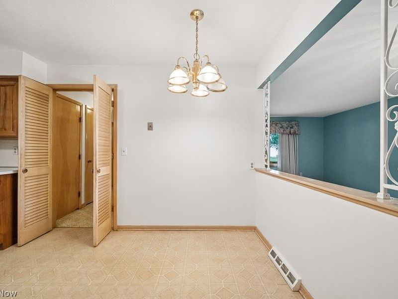 6161 Winchester Drive, Seven Hills, OH 44131 Photo 11
