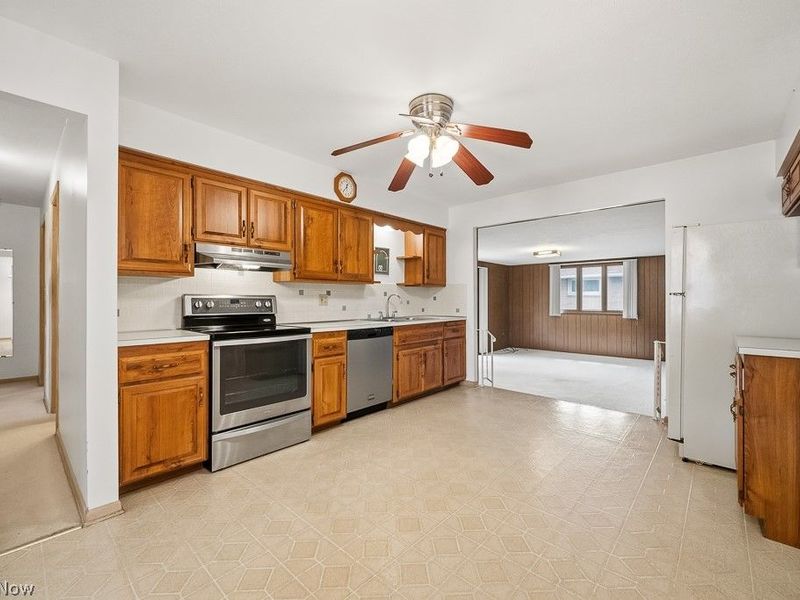 6161 Winchester Drive, Seven Hills, OH 44131 Photo 12