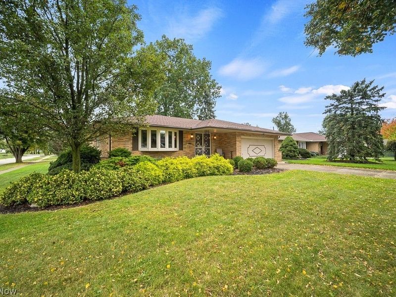 6161 Winchester Drive, Seven Hills, OH 44131 Photo 3