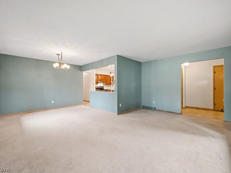 6161 Winchester Drive, Seven Hills, OH 44131 Photo 8