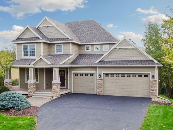 1711 Deephaven Drive , Woodbury, MN 55129