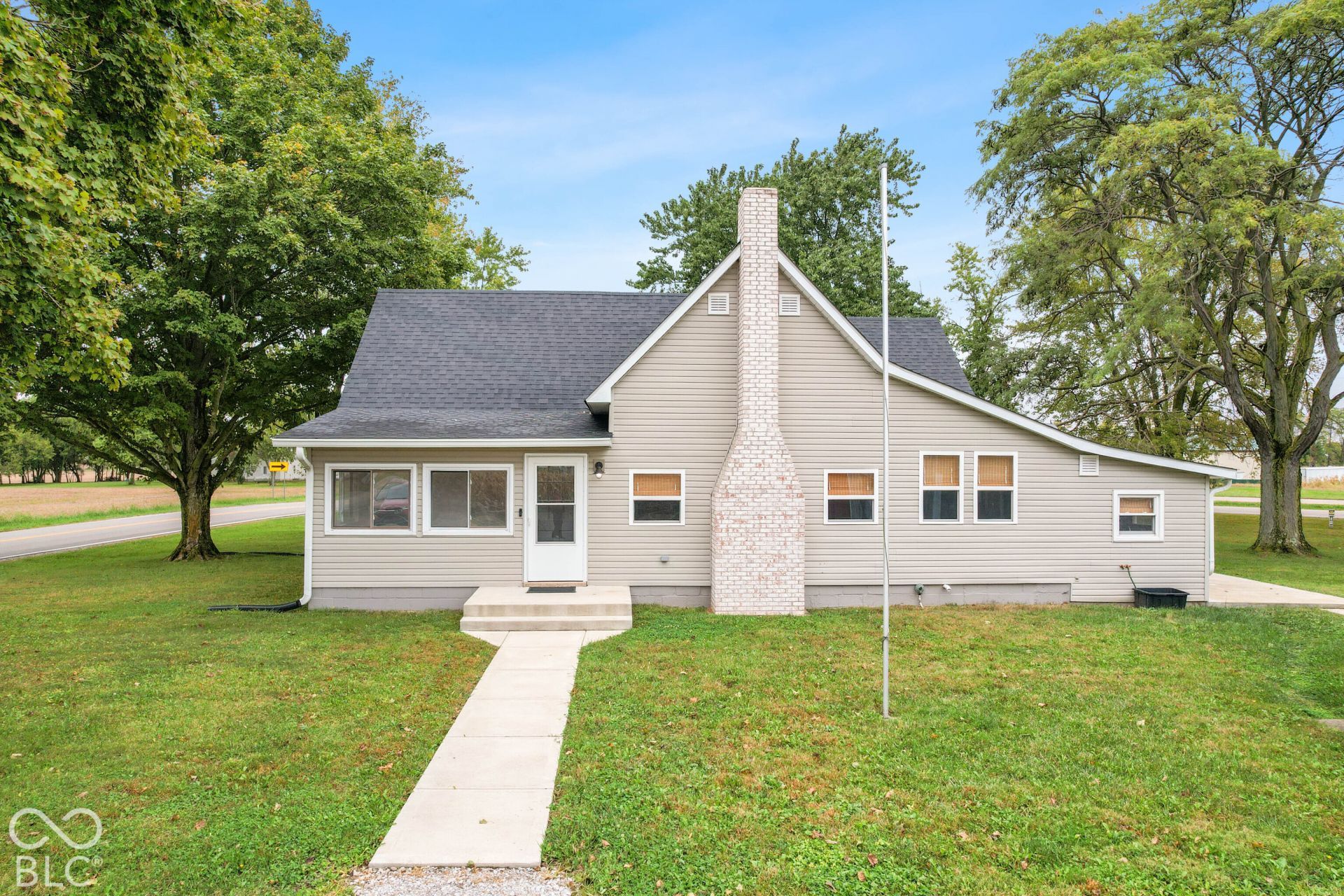 8821 N Sugar Creek Avenue, Colfax, IN 46035 Main Photo