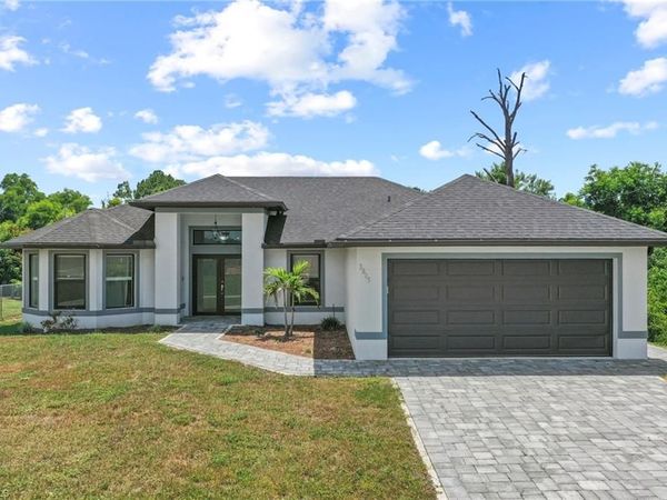 3805 6th ST W, LEHIGH ACRES, FL 33971
