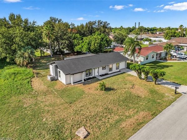 1436 SE 25TH TER , CAPE CORAL, FL 33904