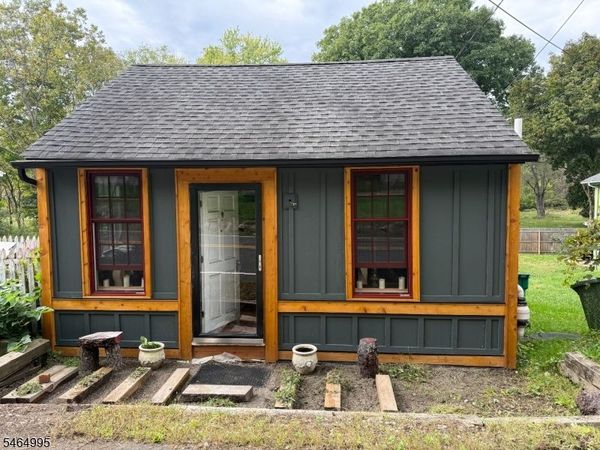 19 Musconetcong River Rd, Lebanon, NJ 08827
