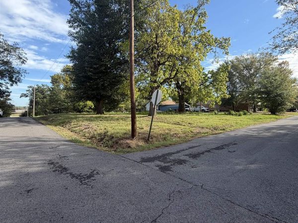 501 E Center Street , Morrilton, AR 72110