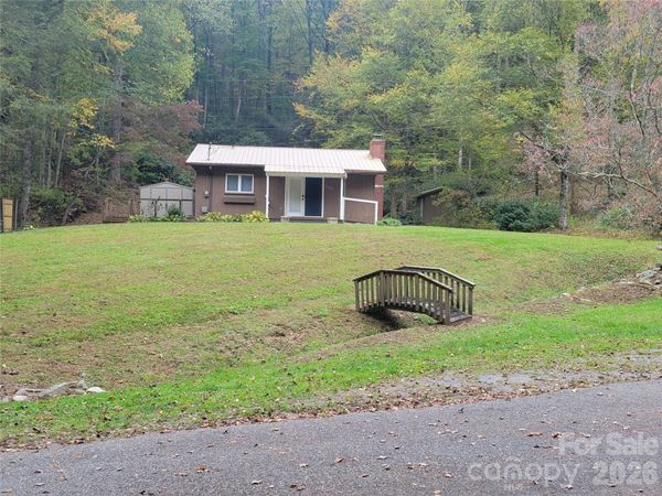 1061 Caldwell Drive , Maggie Valley, NC 28751