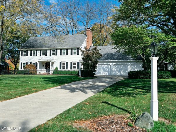 60 Back Bay Road, Bowling Green, OH 43402
