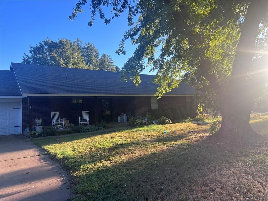 624 S Madison Avenue, Blanchard, OK 73010 Main Photo
