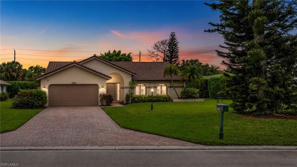 1374 Foxfire Ln, Naples, FL 34104 Photo