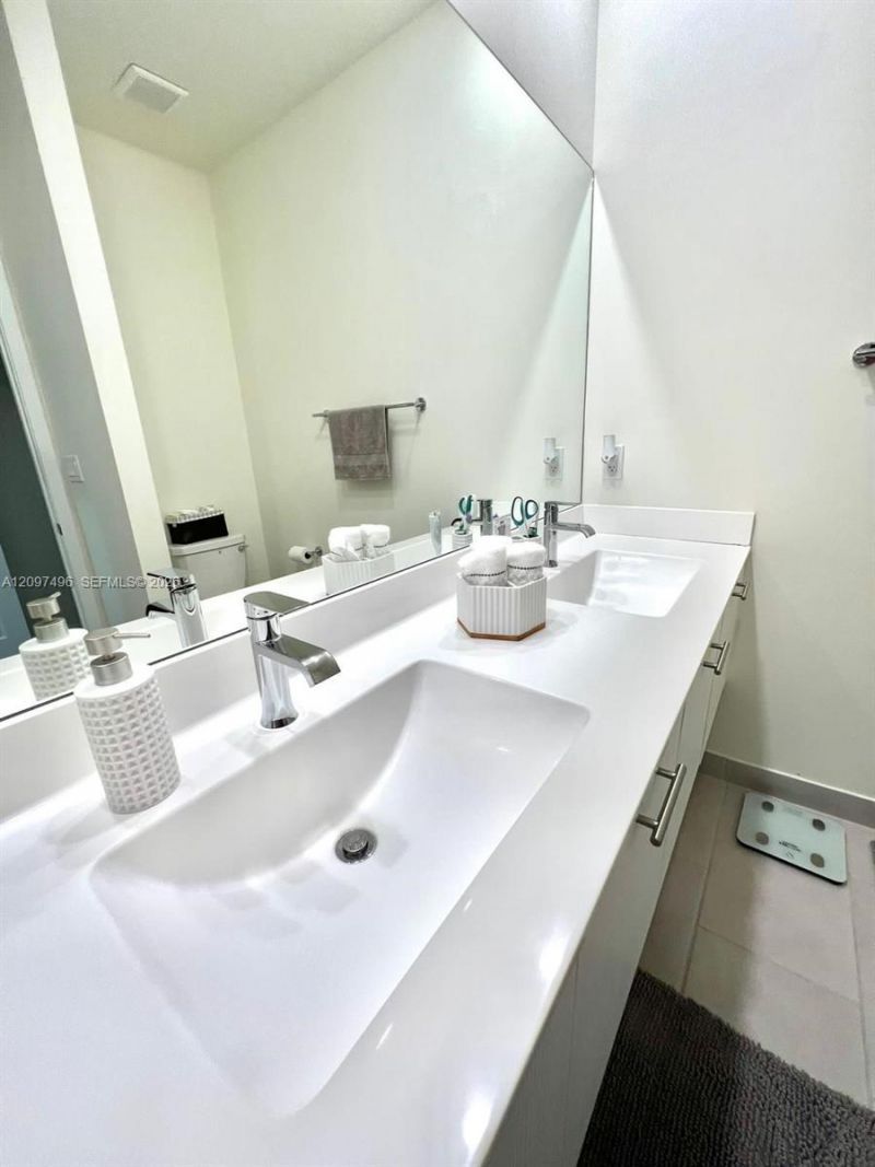 6455 NW 103rd Pl , Unit 106, Doral, FL 33178 Photo