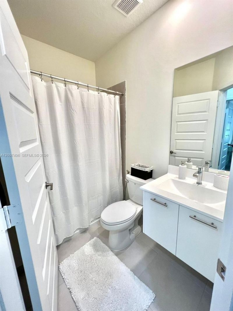 6455 NW 103rd Pl , Unit 106, Doral, FL 33178 Photo