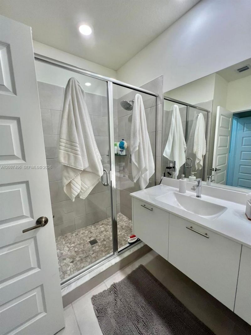 6455 NW 103rd Pl , Unit 106, Doral, FL 33178 Photo
