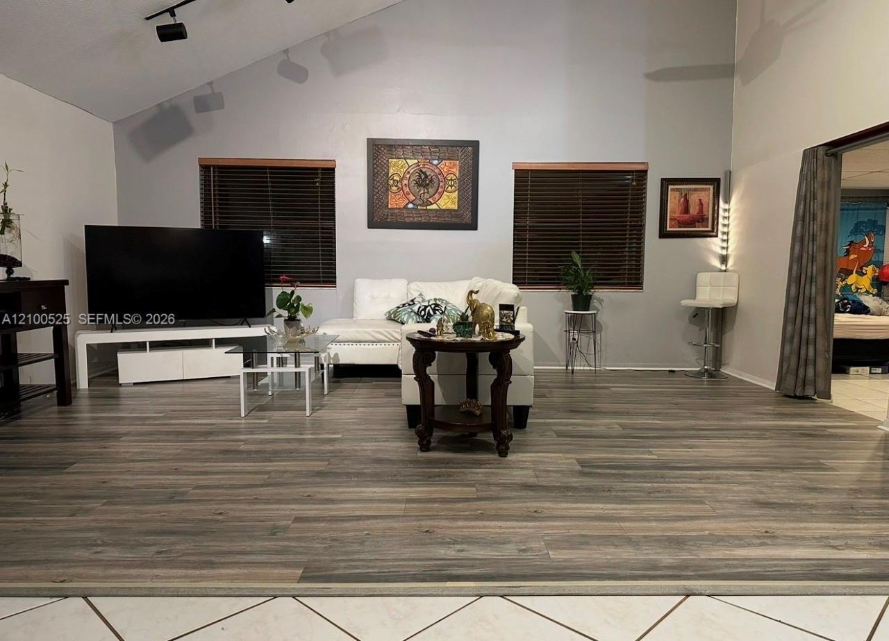 2237 Nova Village Dr , Davie, FL 33317 Photo