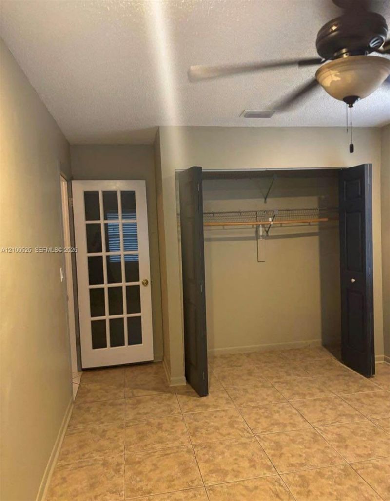 2237 Nova Village Dr , Davie, FL 33317 Photo