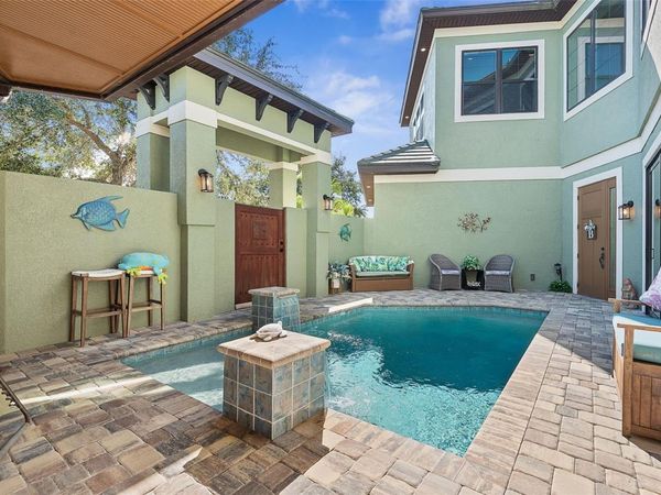 4 OAKVIEW COURT , PALM COAST, FL 32137