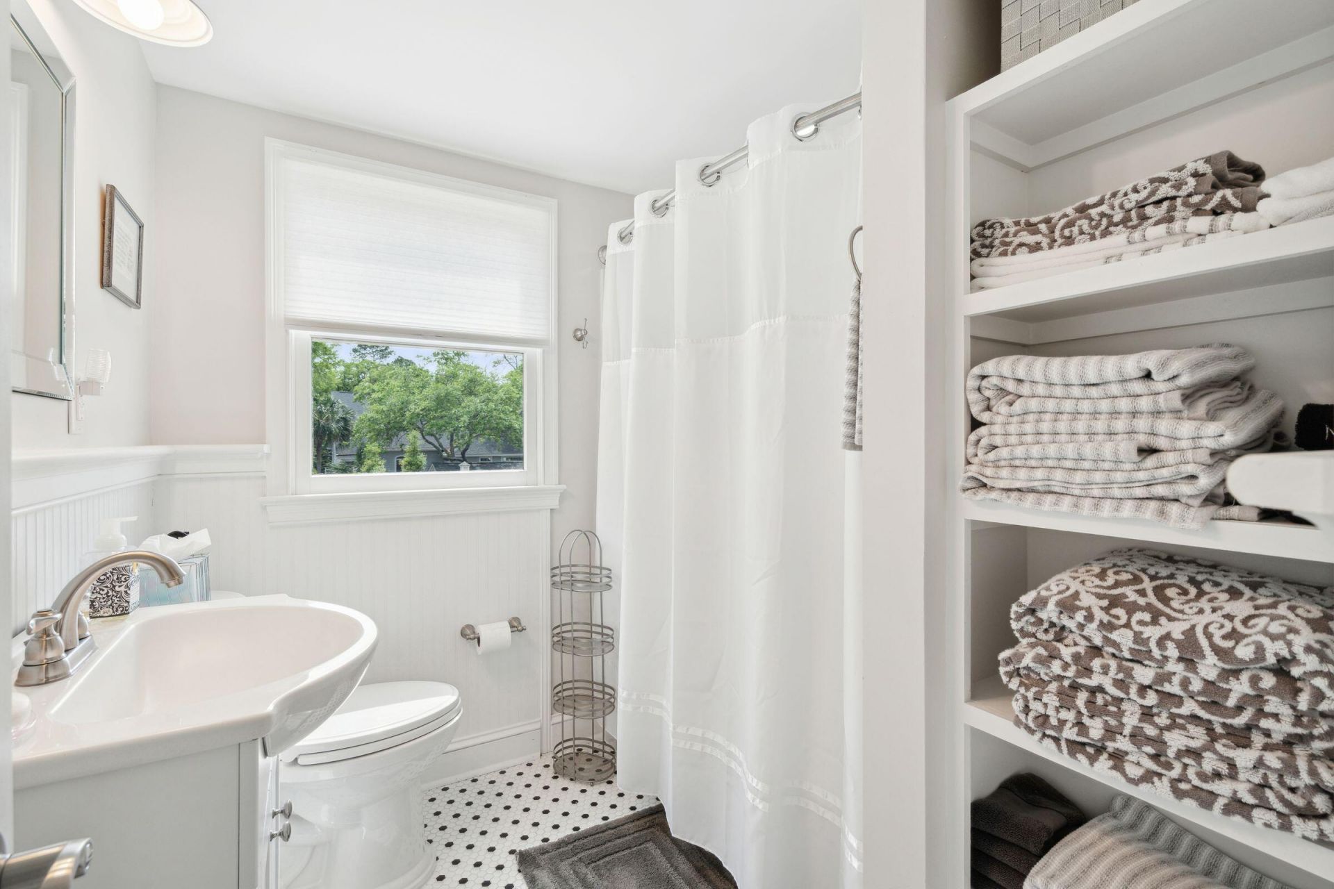 739 Pitt Street Photo 30