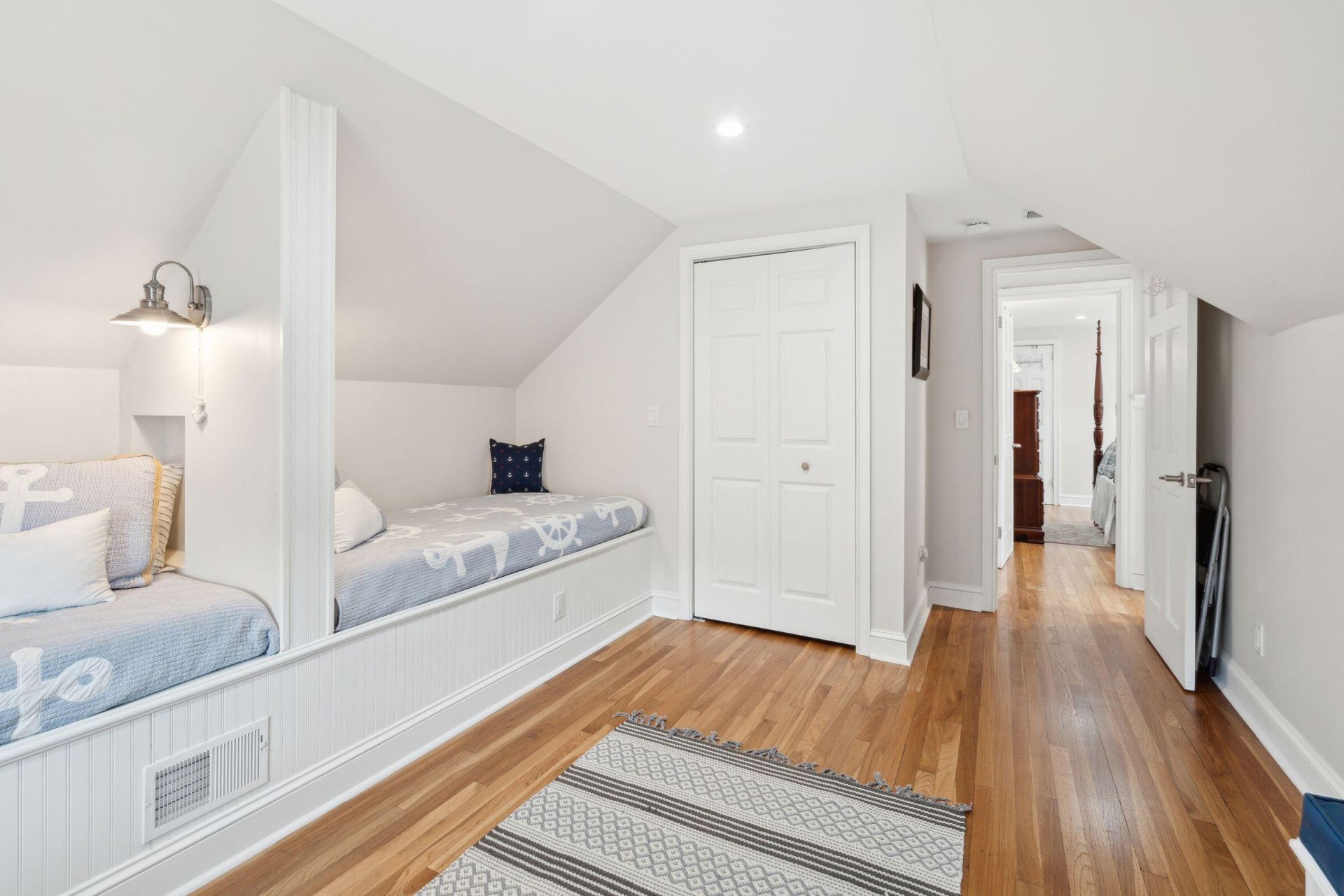 739 Pitt Street Photo 32