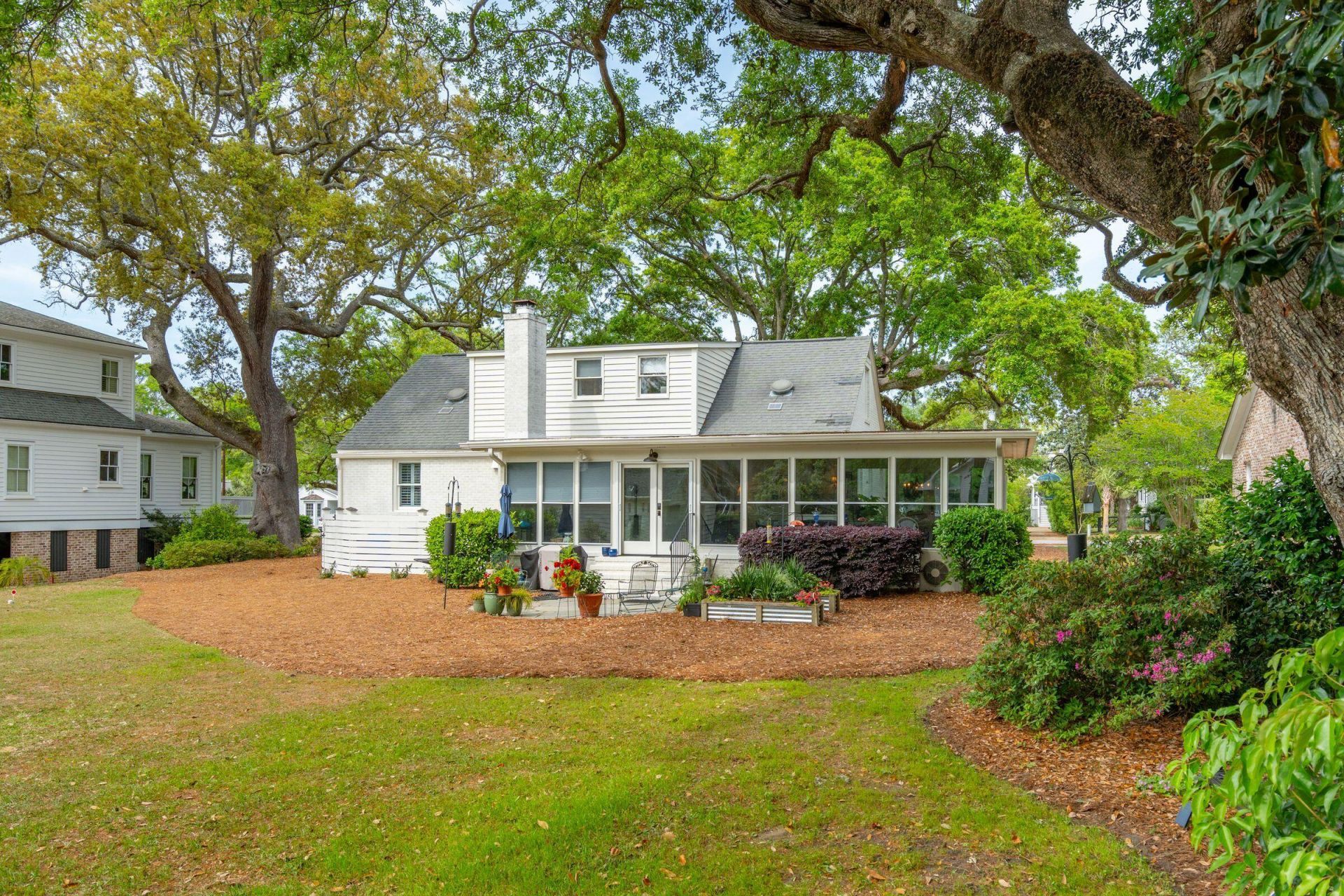 739 Pitt Street Photo 38