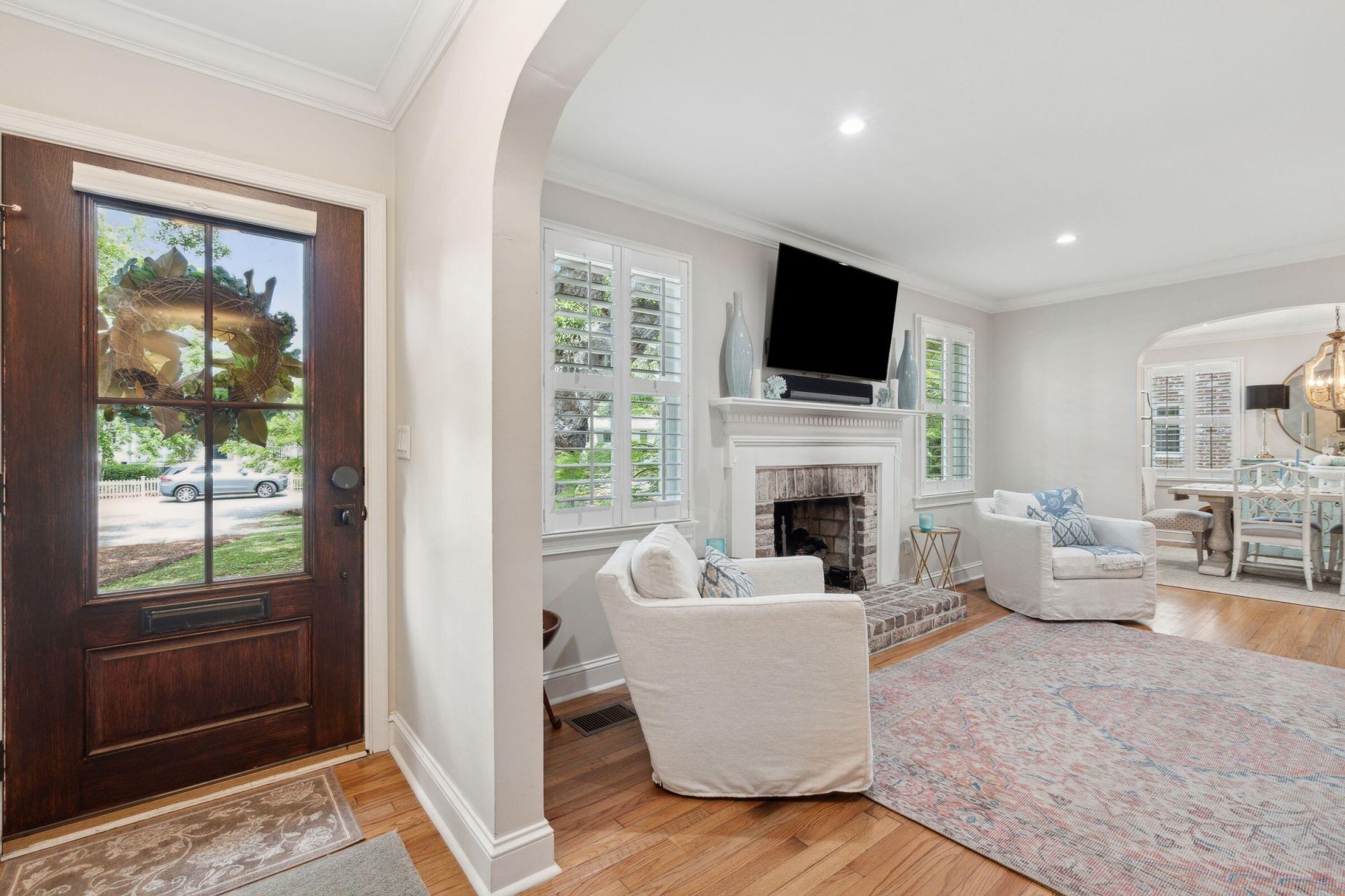739 Pitt Street Photo 5