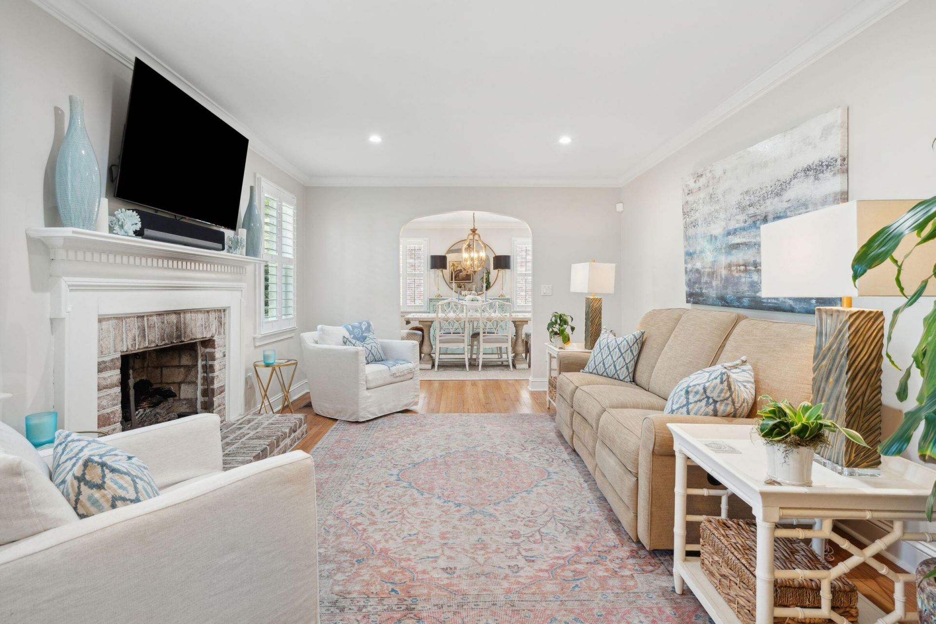 739 Pitt Street Photo 6