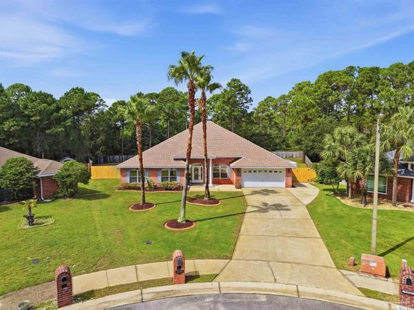 1530 Brigaten Ct, Gulf Breeze, FL 32563