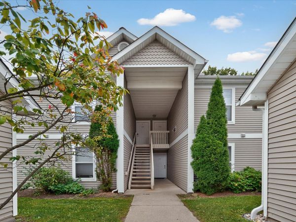 1349 Heatherwood Lane, Ann Arbor, MI 48108