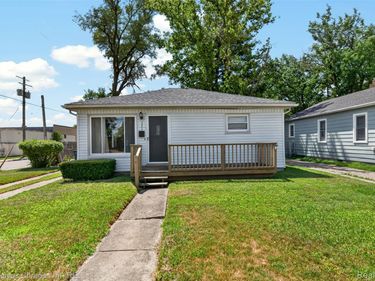880 Jewell Street N, Ferndale, Mi 48220