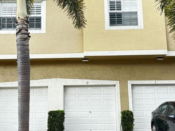 105 Lighthouse Circle, Unit H, Tequesta, FL 33469