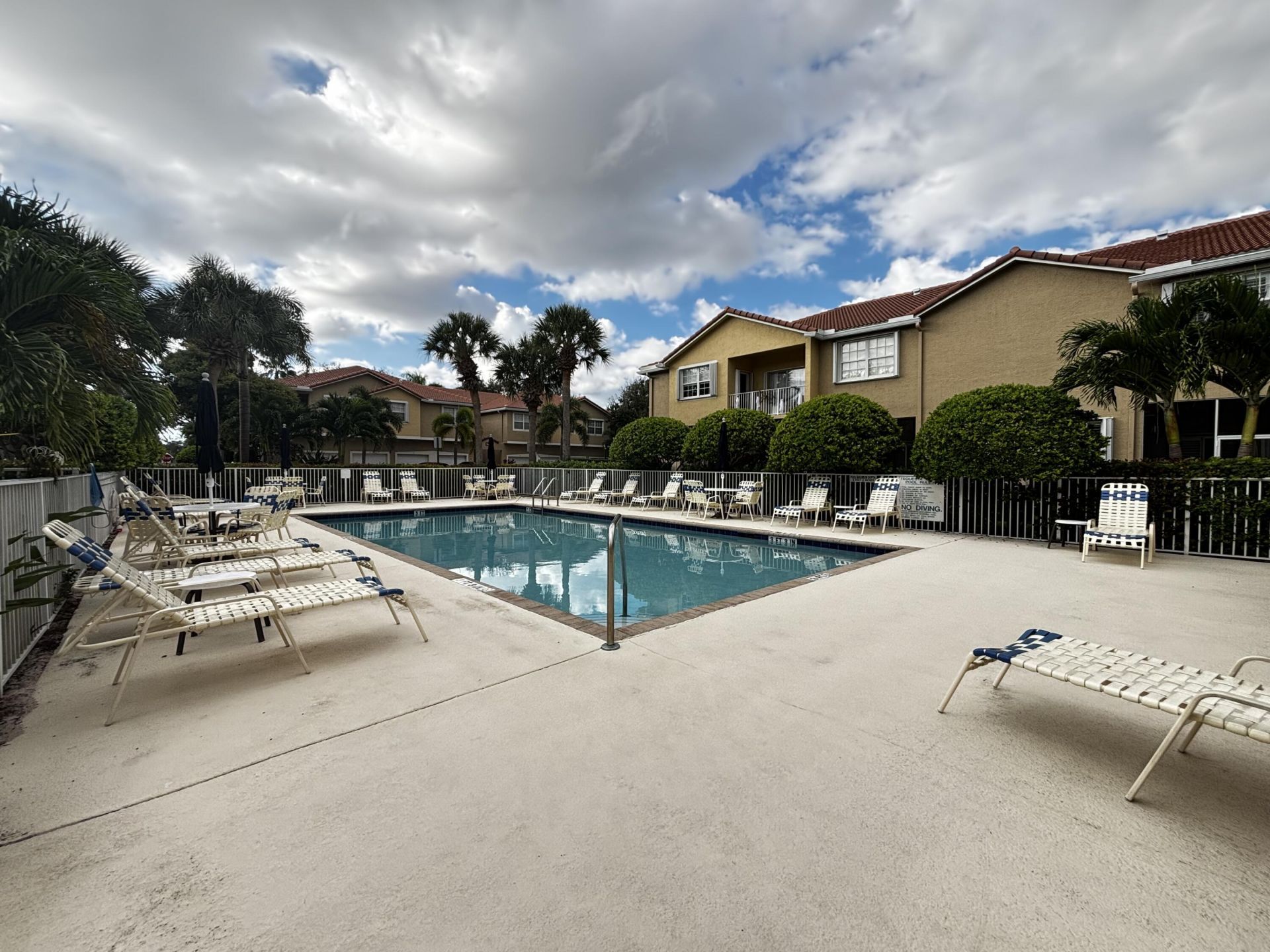 105 Lighthouse Circle, Unit H, Tequesta, FL 33469 Photo