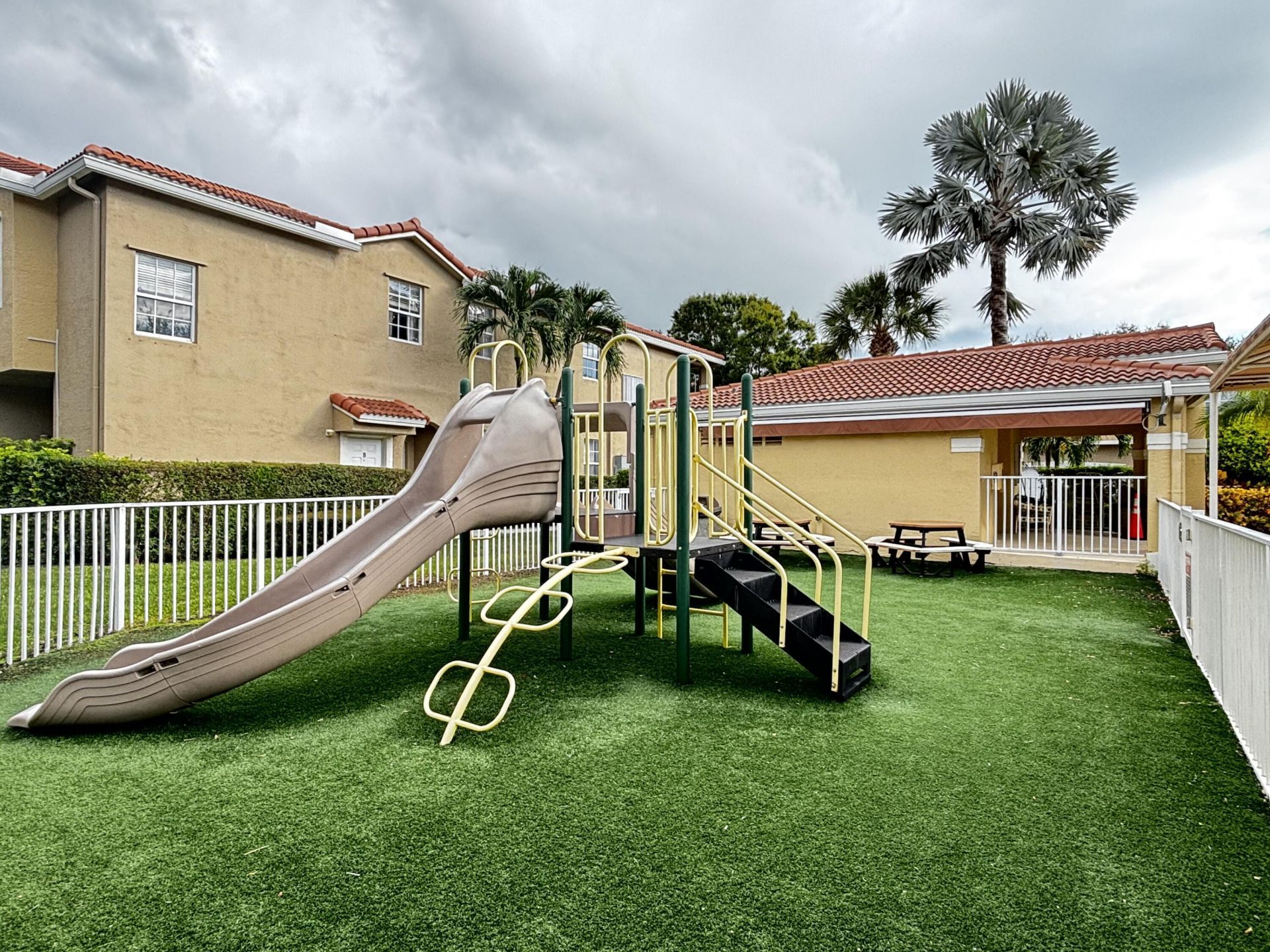 105 Lighthouse Circle, Unit H, Tequesta, FL 33469 Photo