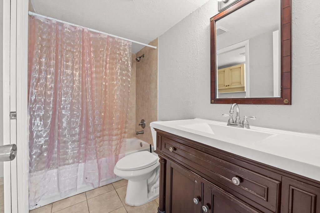 3720 N Pine Island Road N, Unit 330, Sunrise, FL 33351 Photo