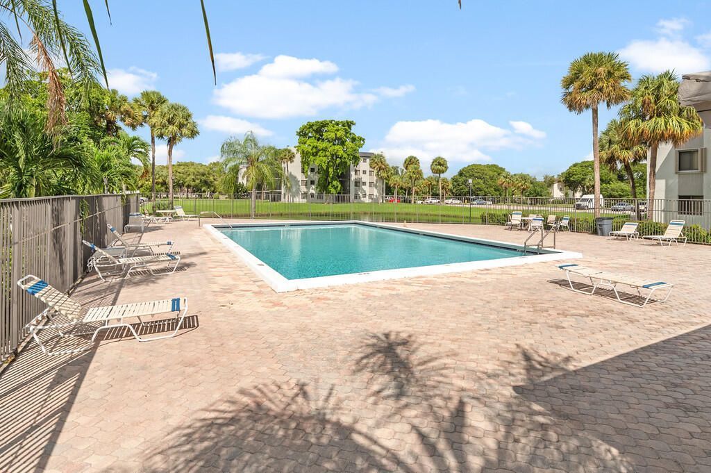 3720 N Pine Island Road N, Unit 330, Sunrise, FL 33351 Photo
