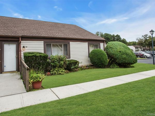 94 Gauguin Court , Unit 94, Middle Island, NY 11953