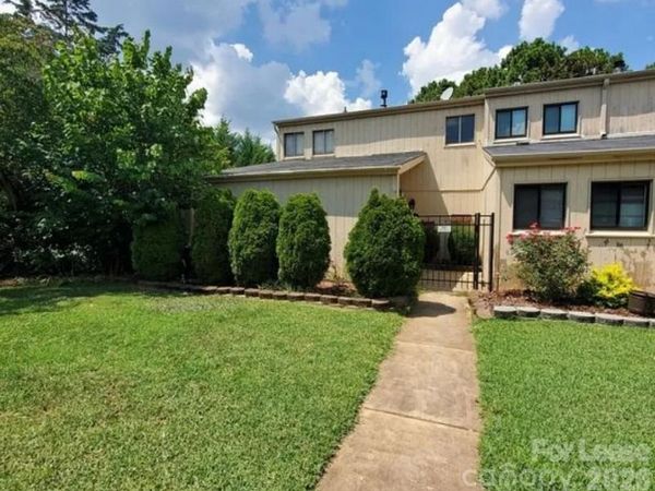 8012 Horse Chestnut Lane , Charlotte, NC 28277