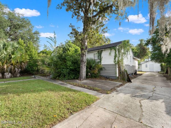 821 BUNKER HILL Boulevard, Jacksonville, FL 32208