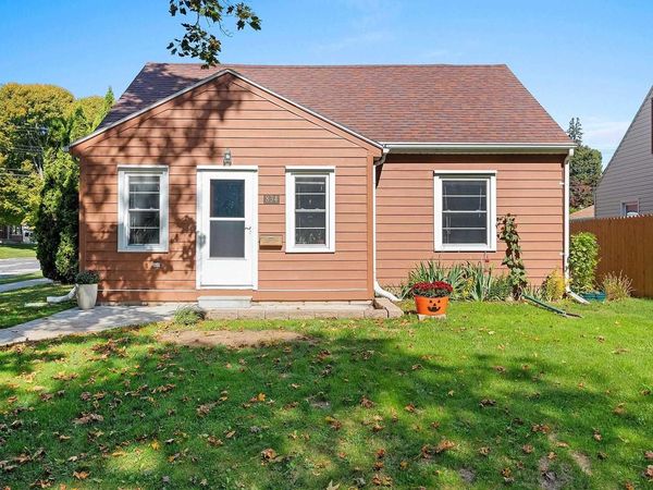834 MANITOU STREET, Manitowoc, WI 54220
