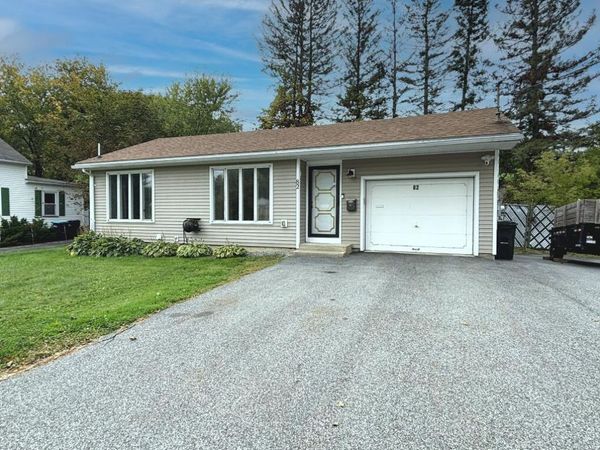 82 Leavitt Avenue , Lewiston, ME 04240