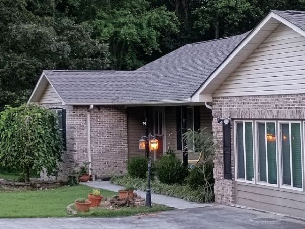 500 Golf Shores Dr , Winchester, TN 37398