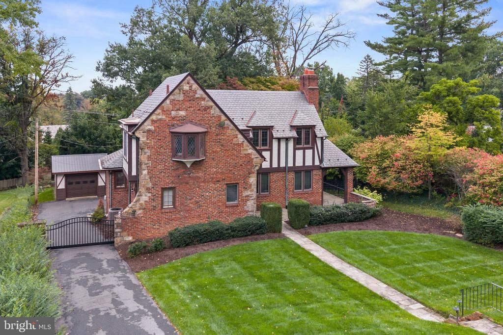 826 FARR PLACE , READING, PA 19611