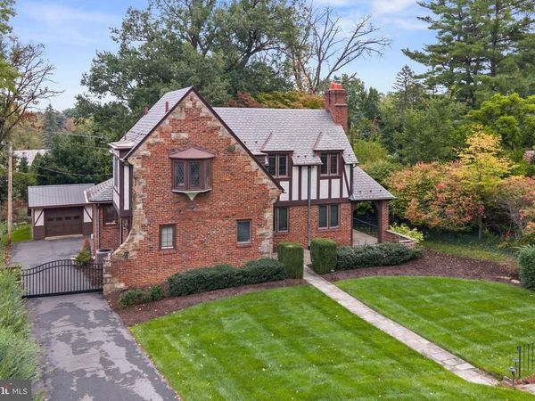 826 FARR PLACE, READING, PA 19611
