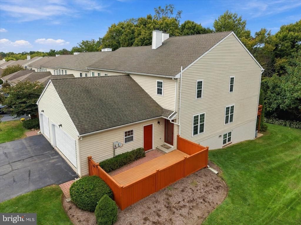 150 TREETOPS DRIVE, LANCASTER, PA 17601