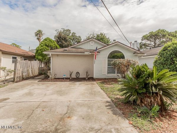 1067 HIBISCUS Street, Atlantic Beach, FL 32233