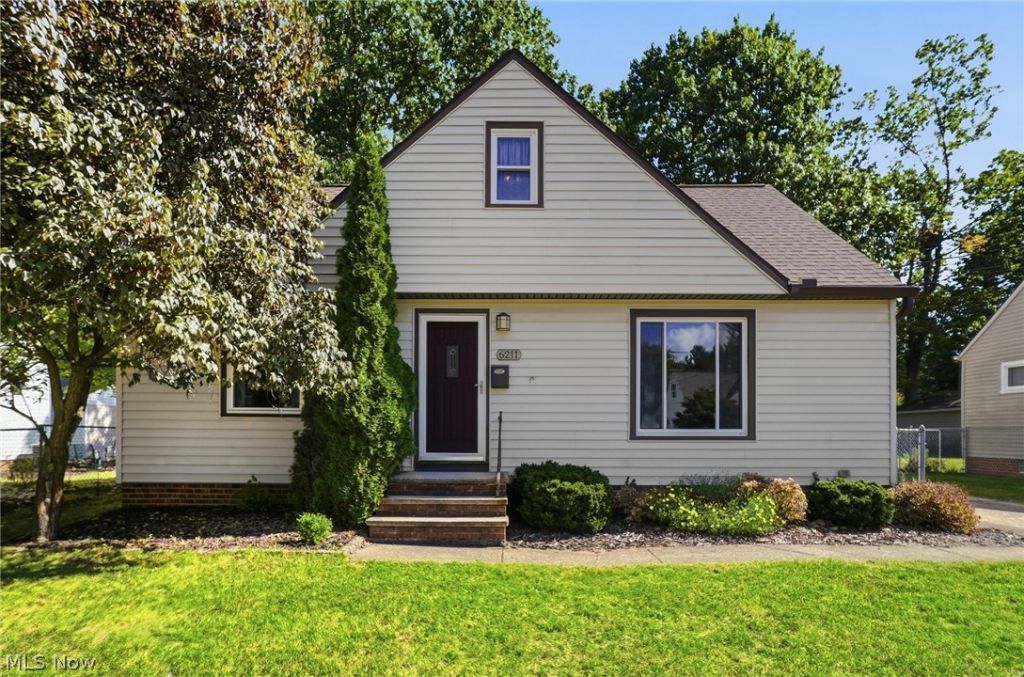 6211 Anita Drive , Parma Heights, OH 44130