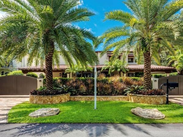 3820 Loquat Ave , Coconut Grove, FL 33133