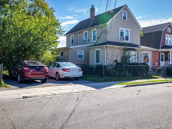 51 Columbia Street , Farmingdale, NY 11735